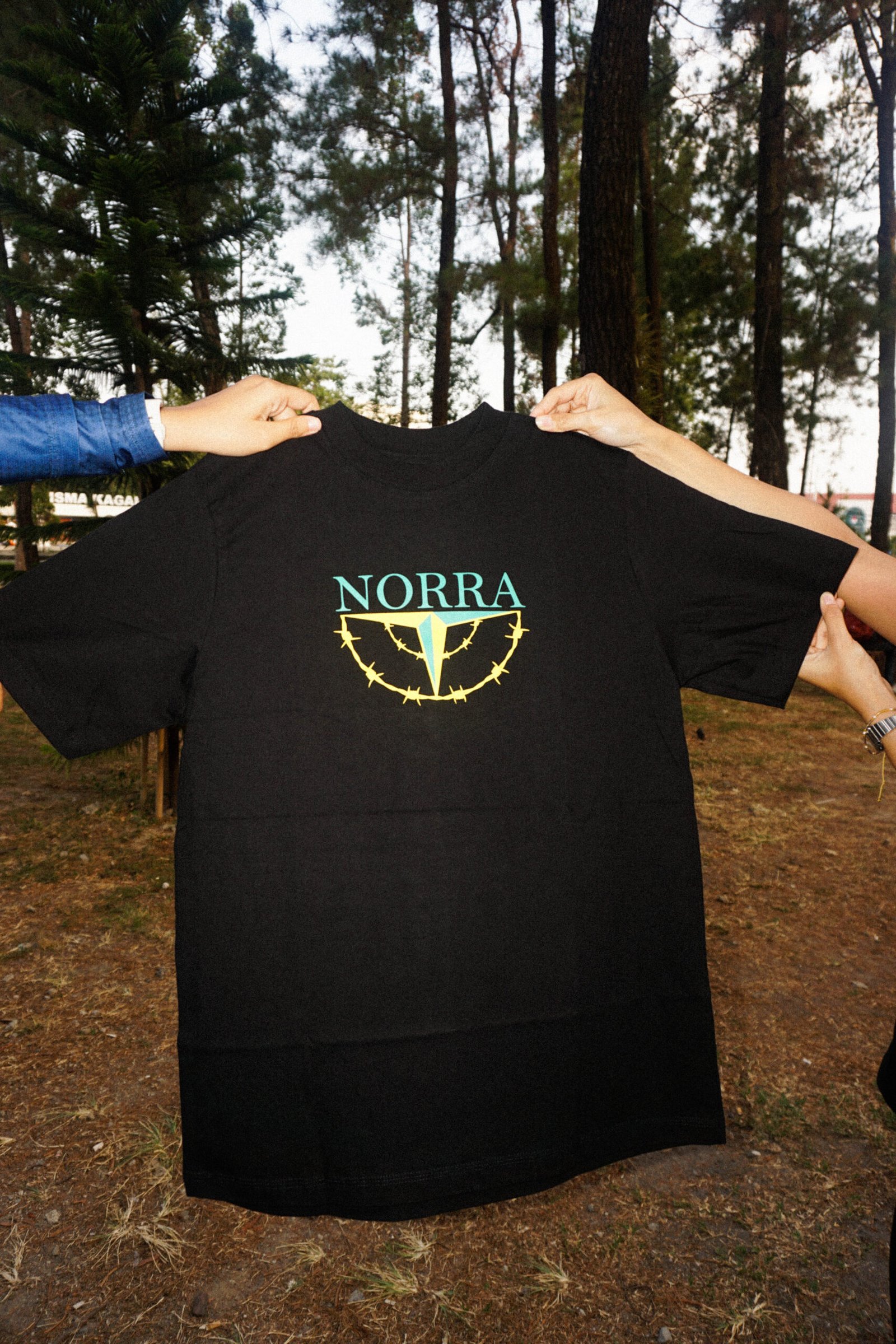 T-Shirt Half Compass - Image 2